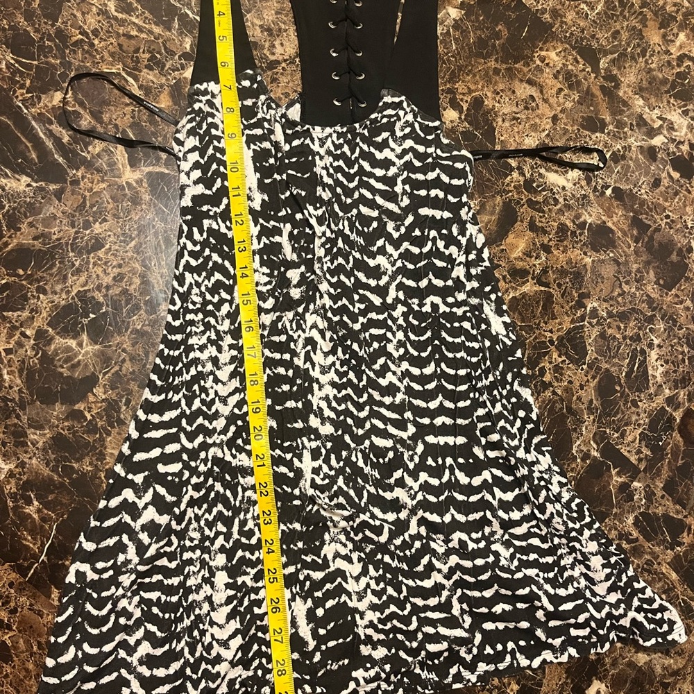 MINKPINK Black and Gray Patterned Top